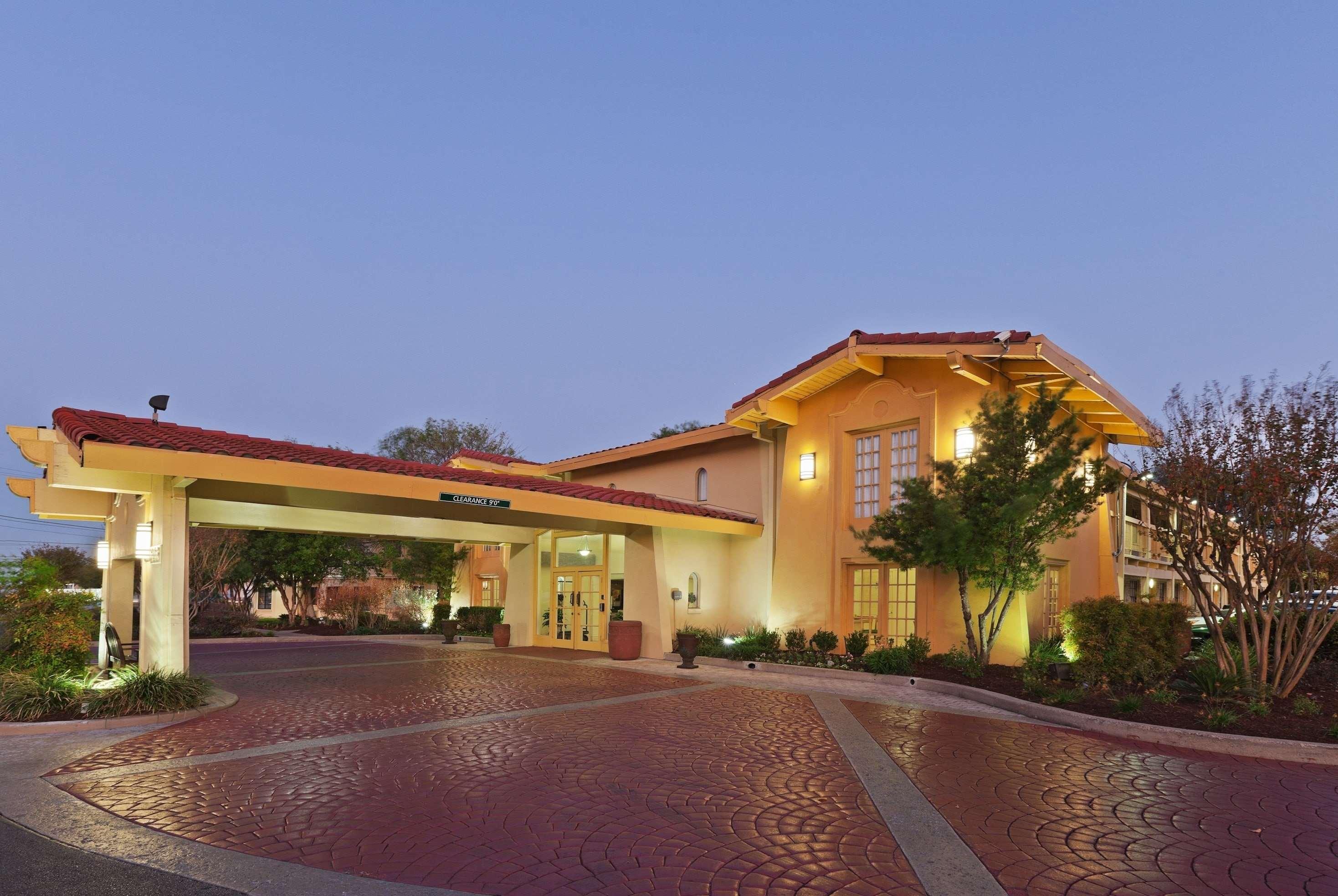 La Quinta Inn By Wyndham Austin Oltorf Extérieur photo