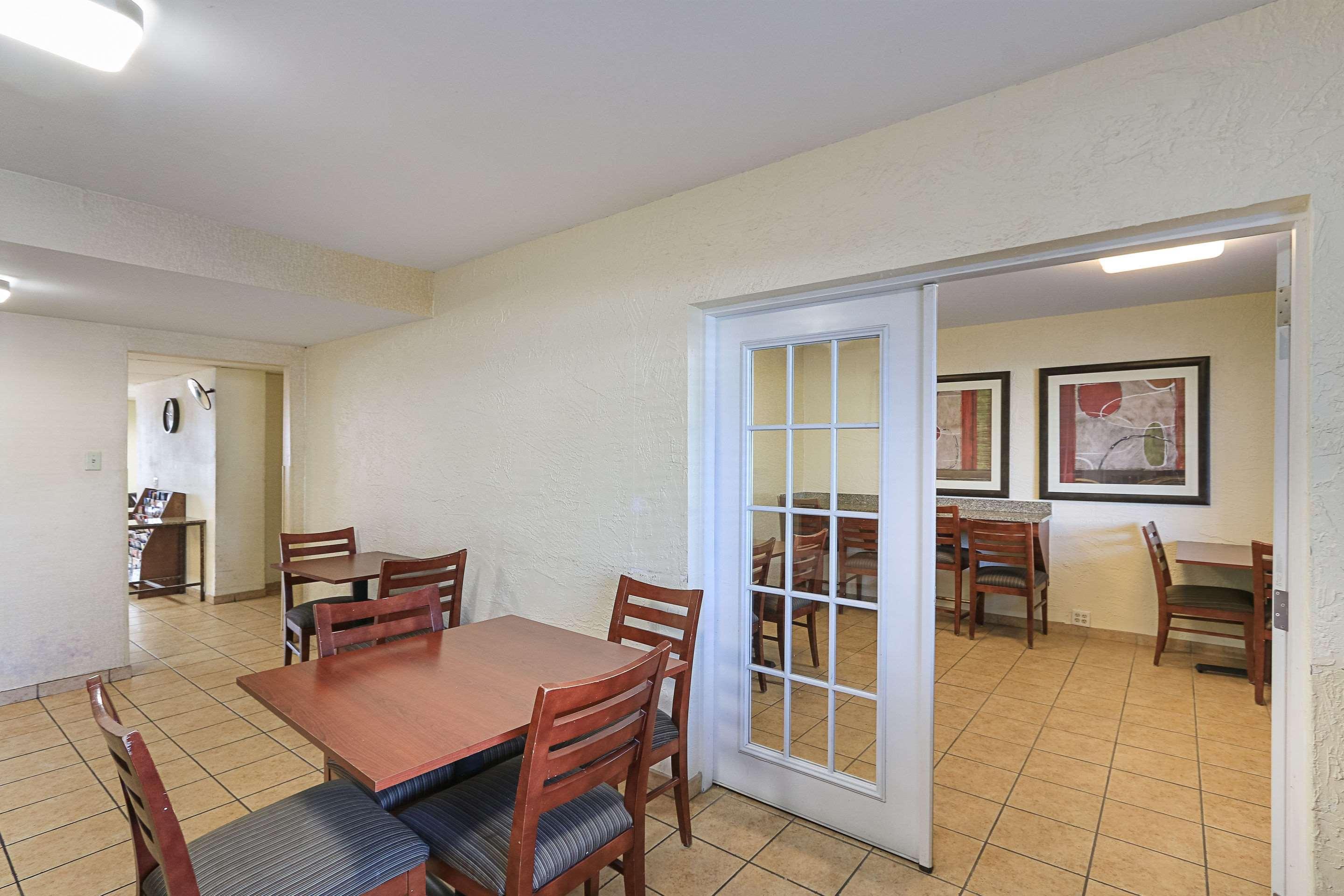 La Quinta Inn By Wyndham Austin Oltorf Extérieur photo