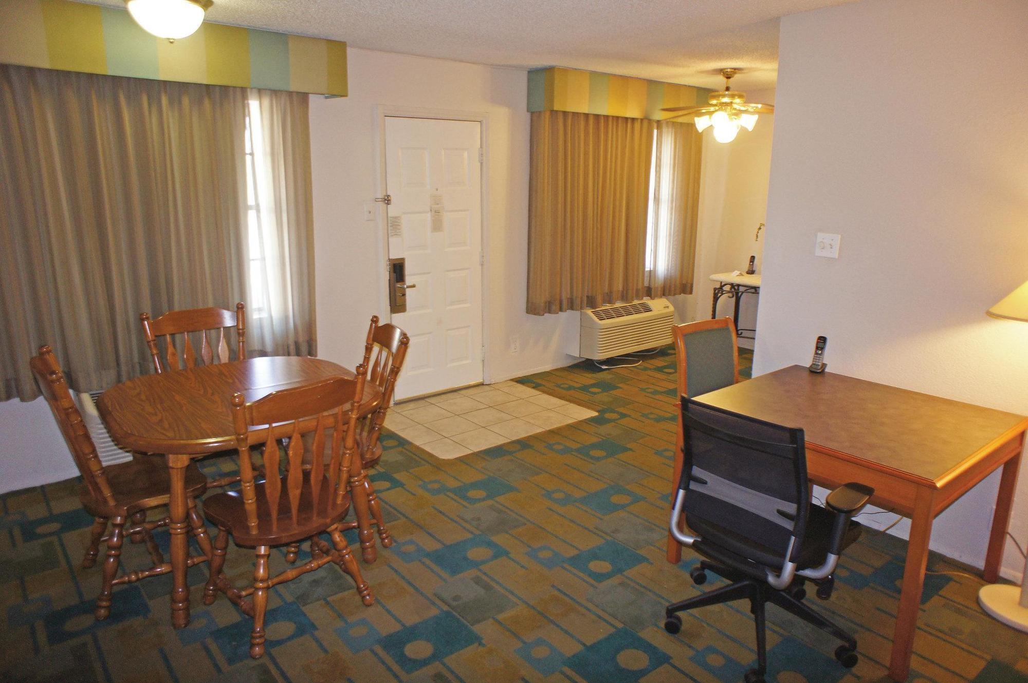 La Quinta Inn By Wyndham Austin Oltorf Extérieur photo